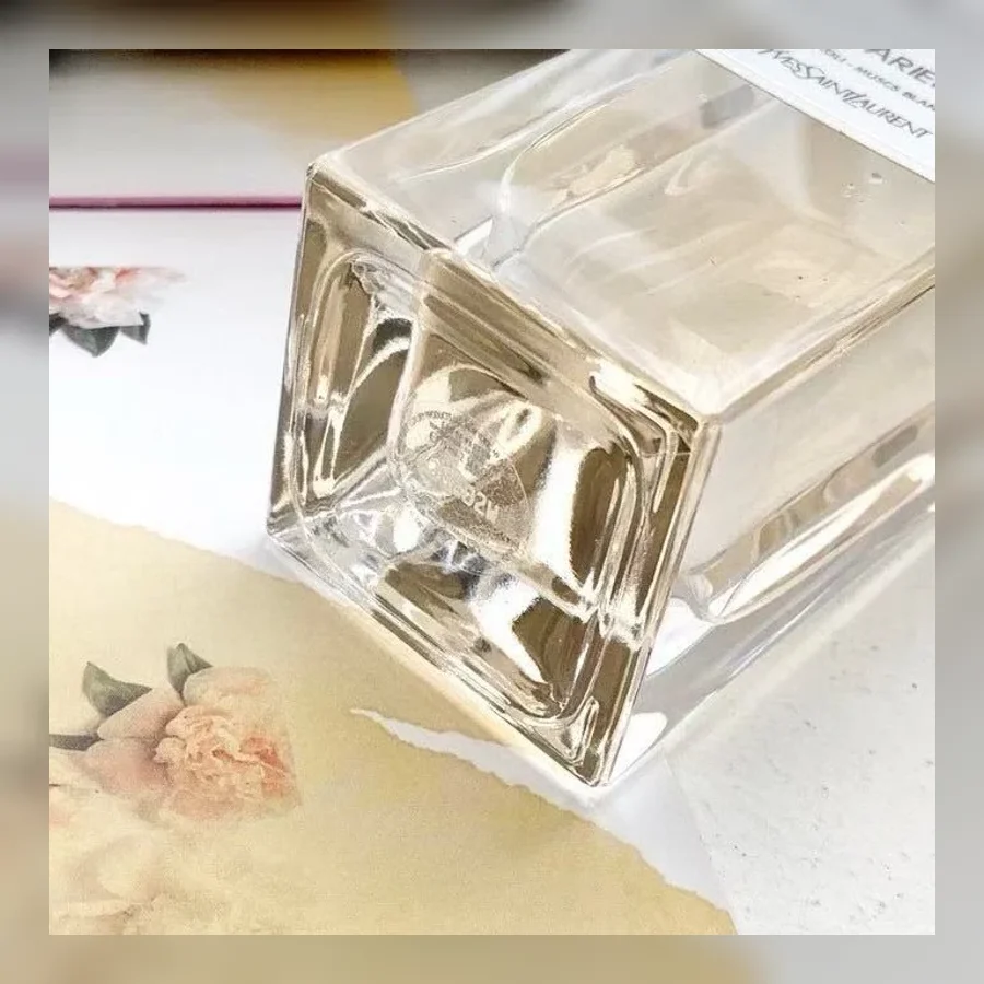护肤单品展示款产品图