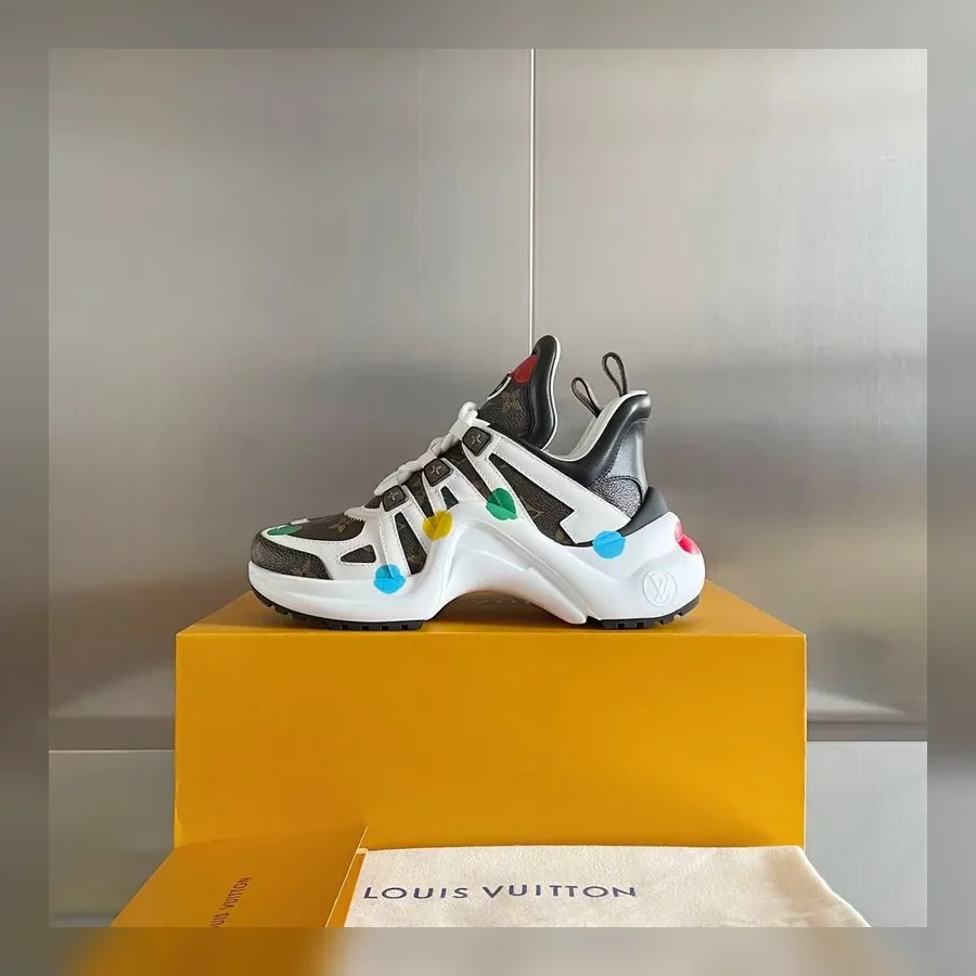 休闲鞋展示款产品图